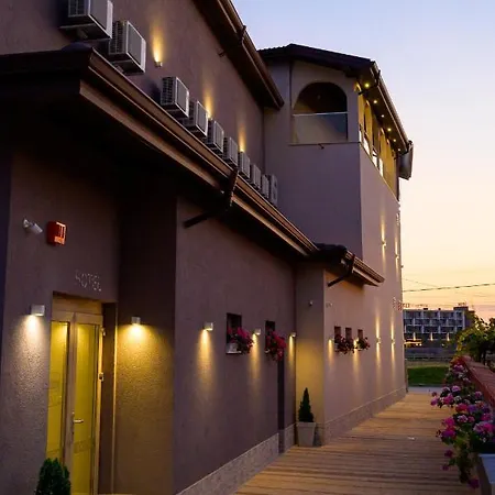 מלון Del Ponte *